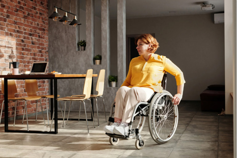 Téléassistance et handicap un levier pour préserver la dignité et l’autonomie